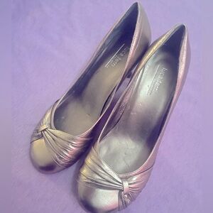 VGC Luca Ferri Silver Heels shoes Size 7 for womem